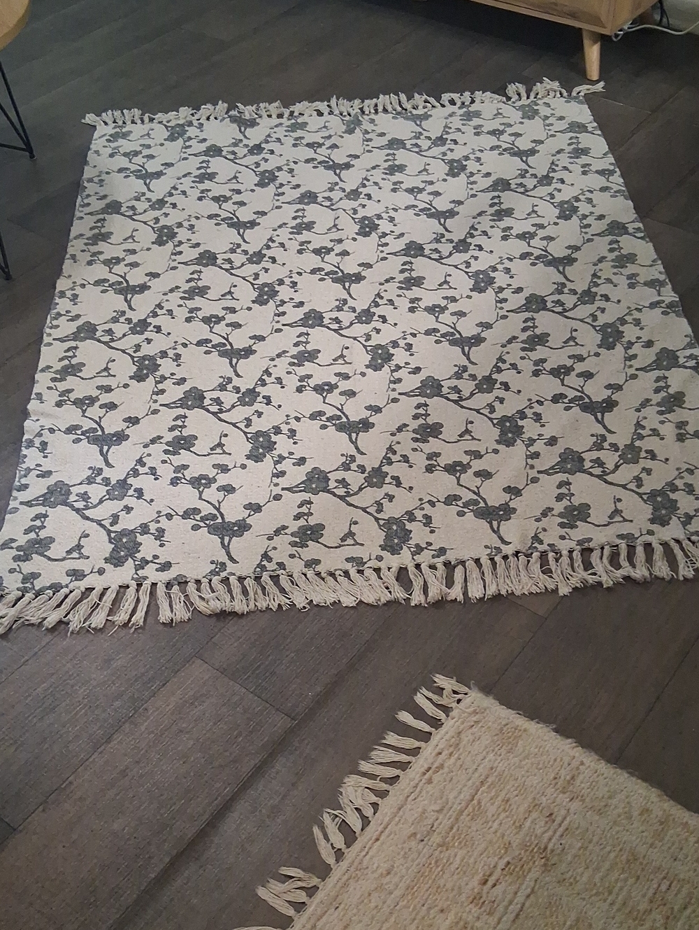 Fringed Floral Vine Throw Blanket - Cream and Green